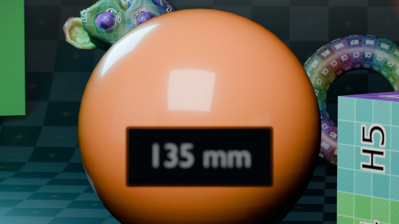 135 mm — sterke compressie, de achtergrond lijkt vlak achter de bol te kleven.