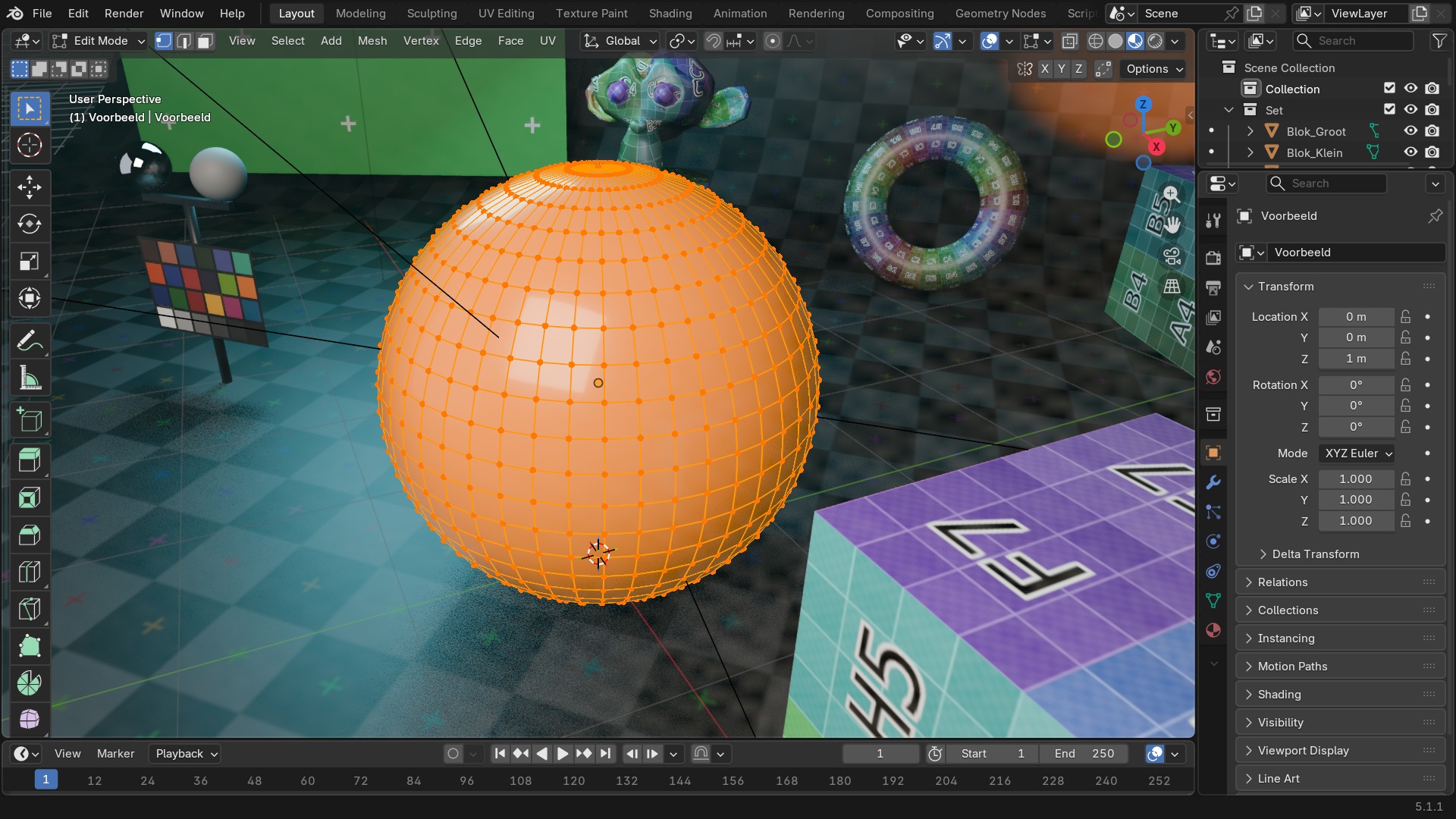 Het dichtgeklapte Mesh-menu in de header van Edit Mode.